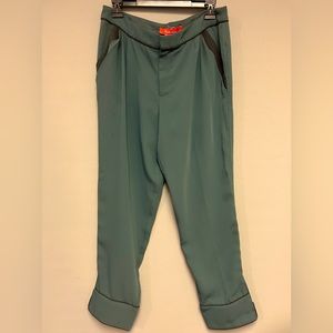 Anthropologie Cartonnier ankle zip pants. Green with Black piping. Sz 10